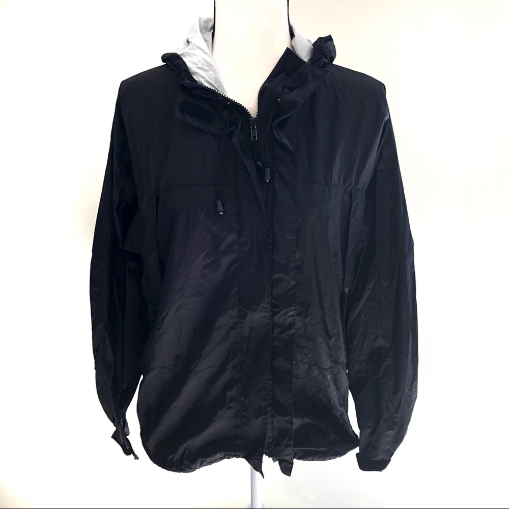 L.L Bean super light weight weather jacket Zip Up